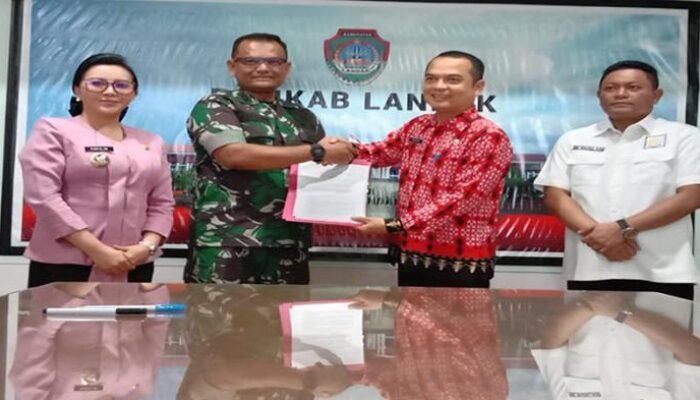 Dandim 1210/Landak Tanda Tangani Kontrak Cetak Sawah di Kabupaten Landak