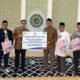BRI BO Pontianak Melalui Yayasan Labbaik Indonesia Serahkan Bantuan Paket Sembako untuk Masyarakat