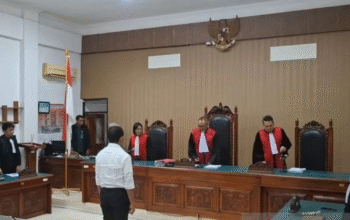 Hakim vonis AKBP Fajar 19 tahun perjara pada kasus pedofiliaLaka Lena Usul Aplikasi MiChat Dihapus, Hotel Akan Dipantau